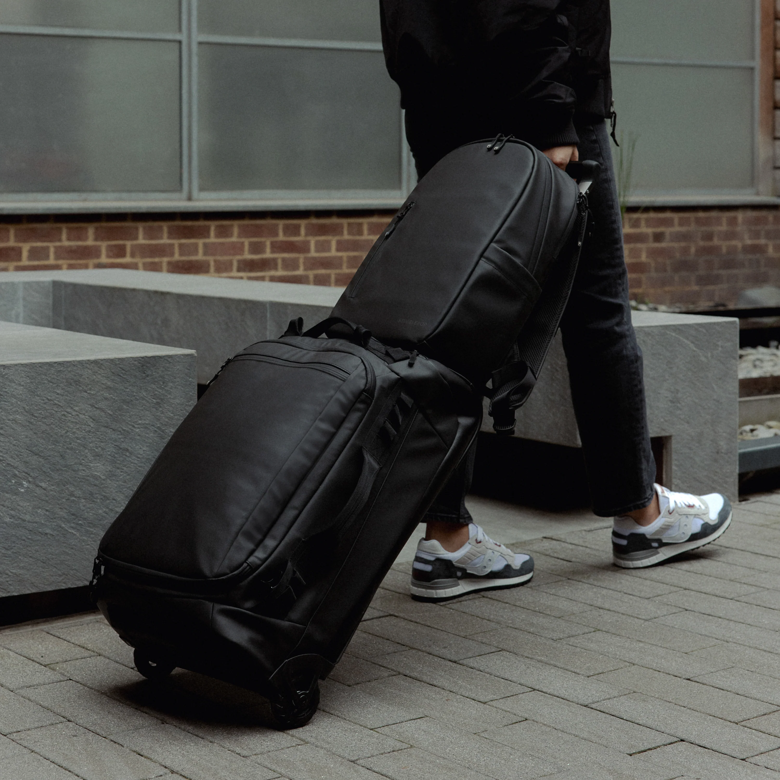 Everyday Backpack 15L - Image 12
