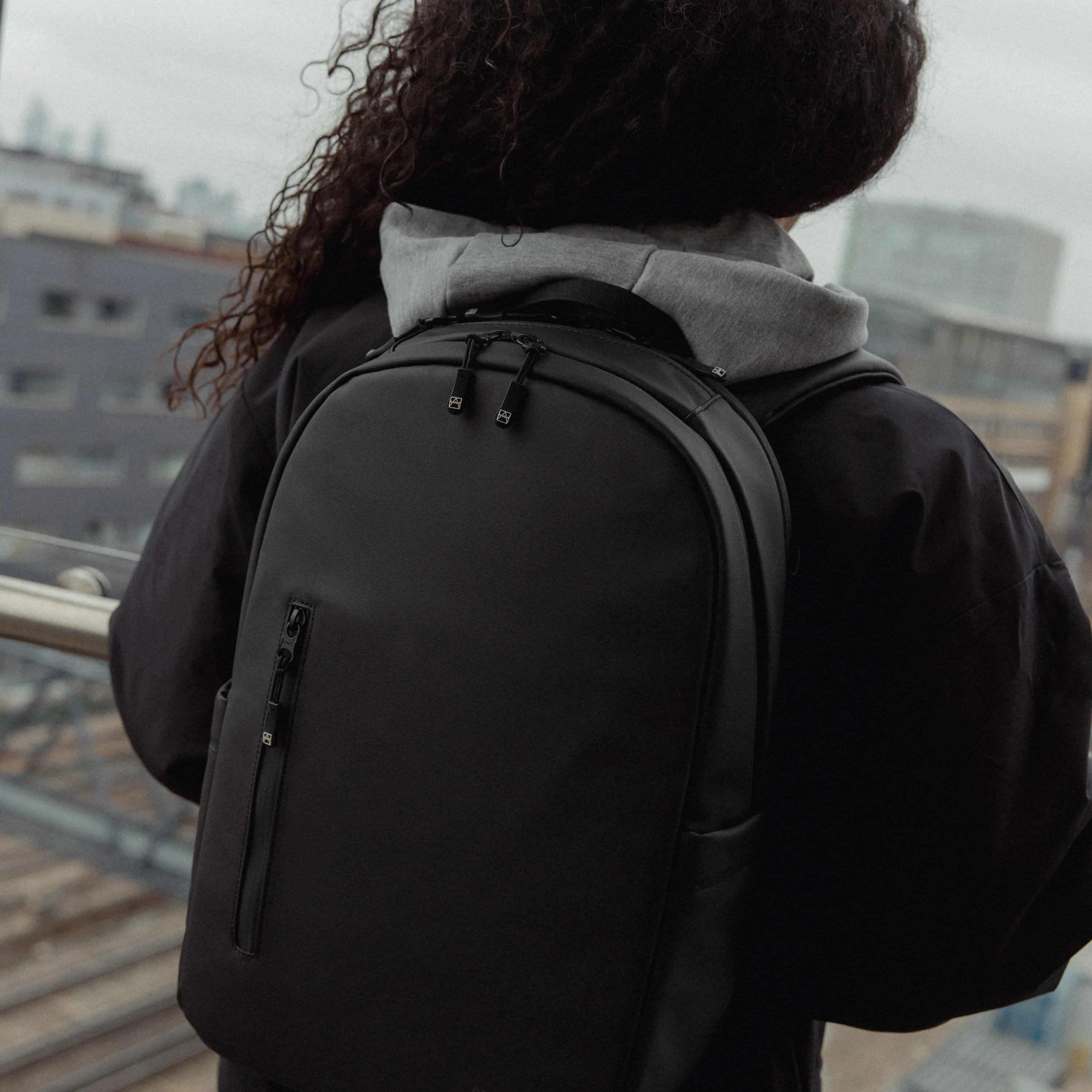 Everyday Backpack 15L - Image 9