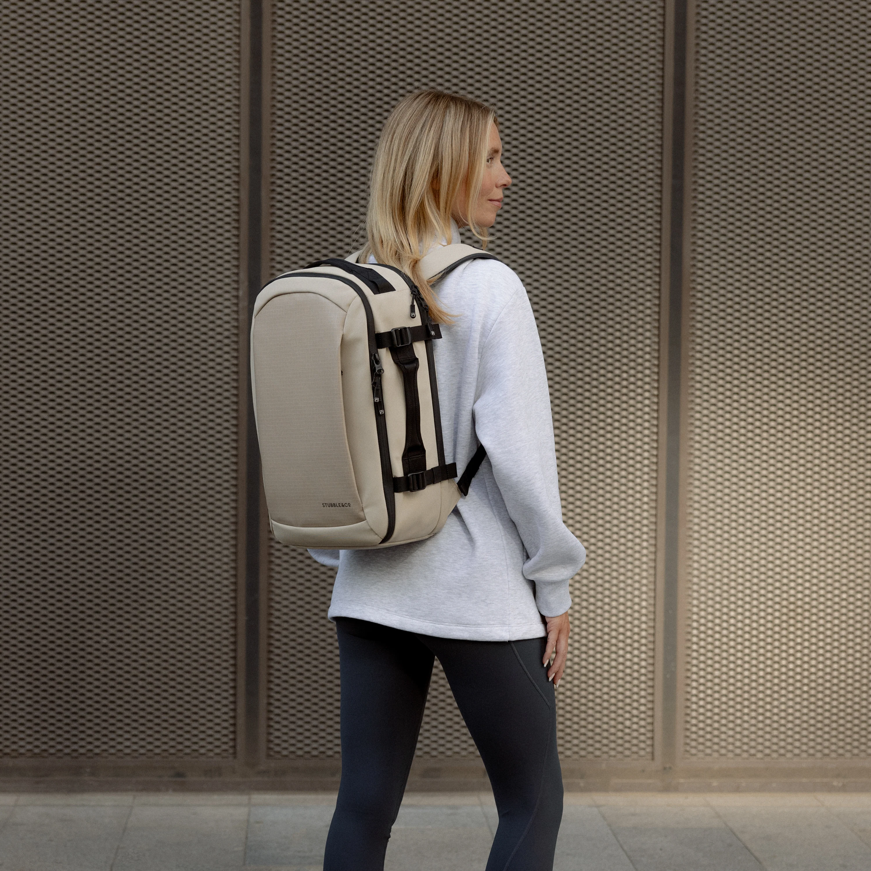 Hybrid Backpack 20L - Image 26