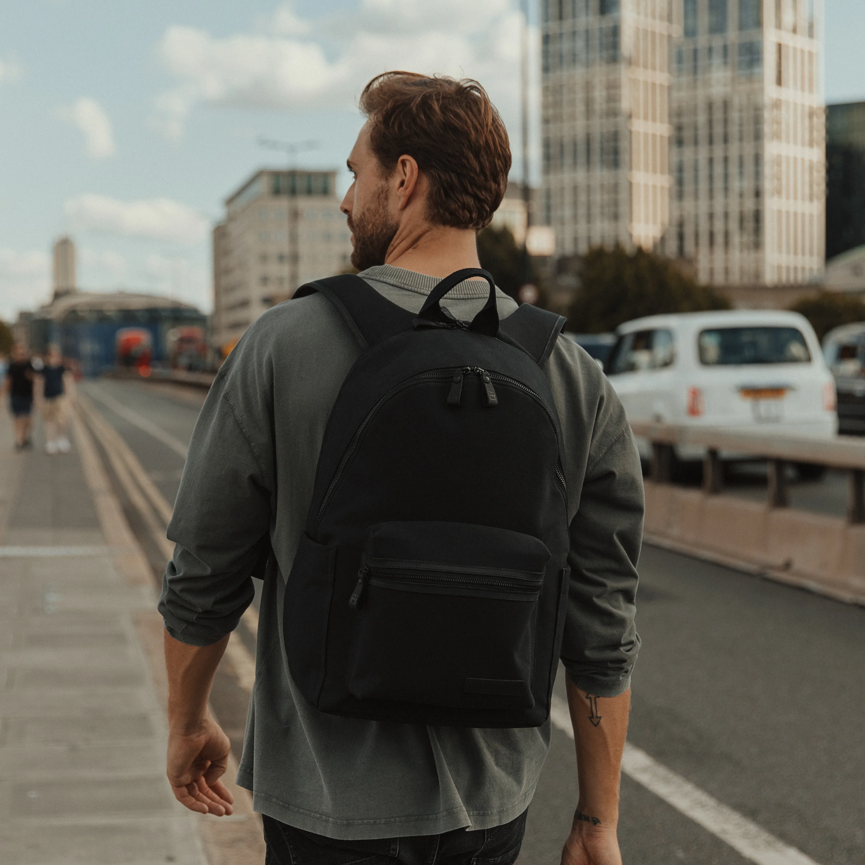 Commuter Backpack 20L - Image 11