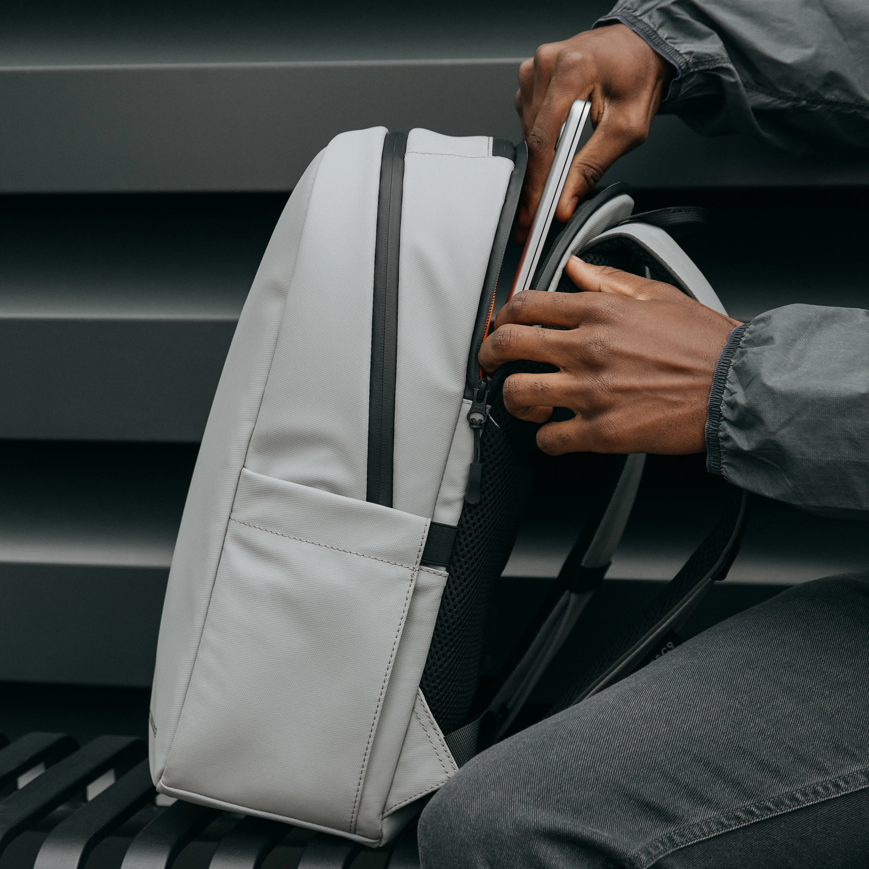 Everyday Backpack 20L - Image 23