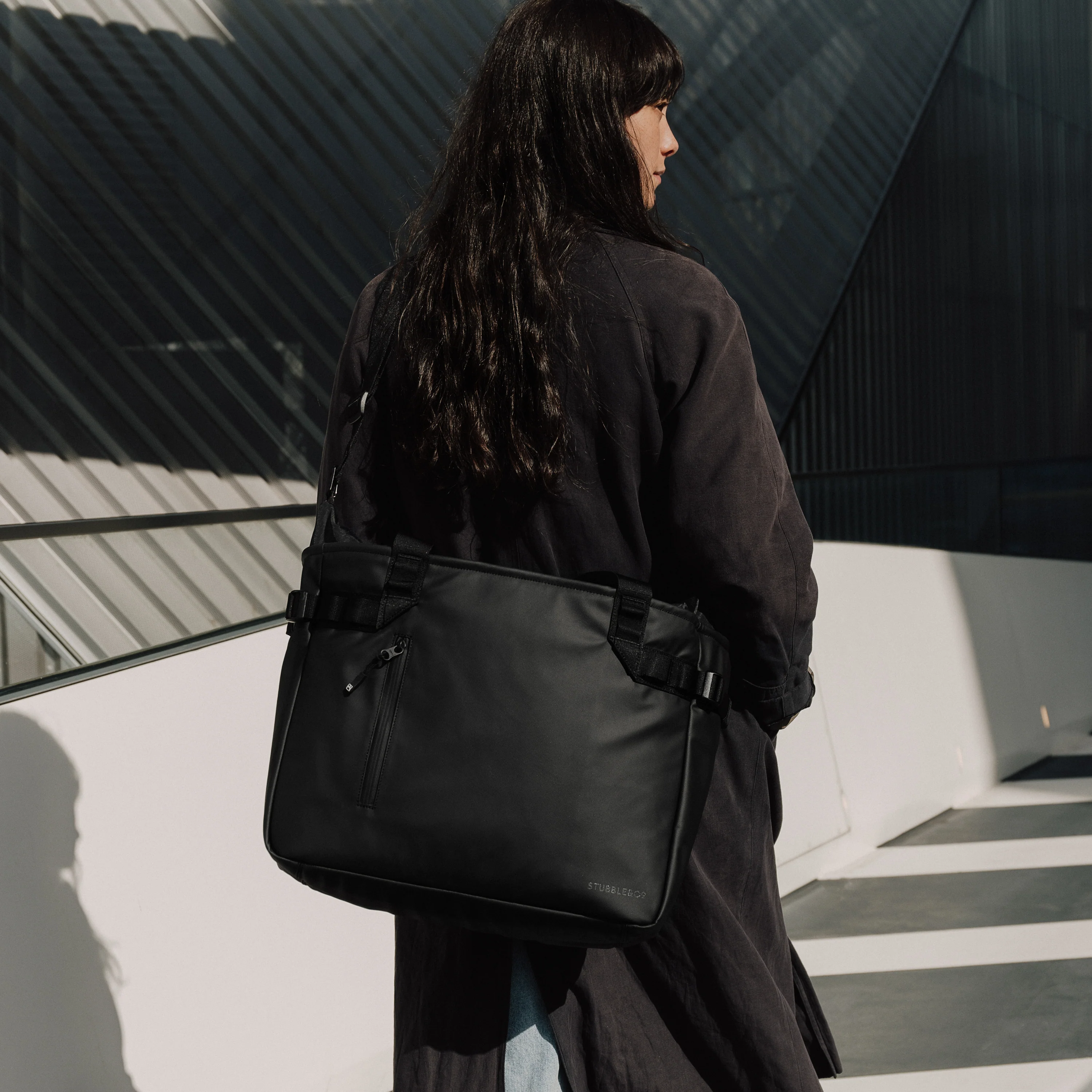 Laptop Tote 20L - Image 10
