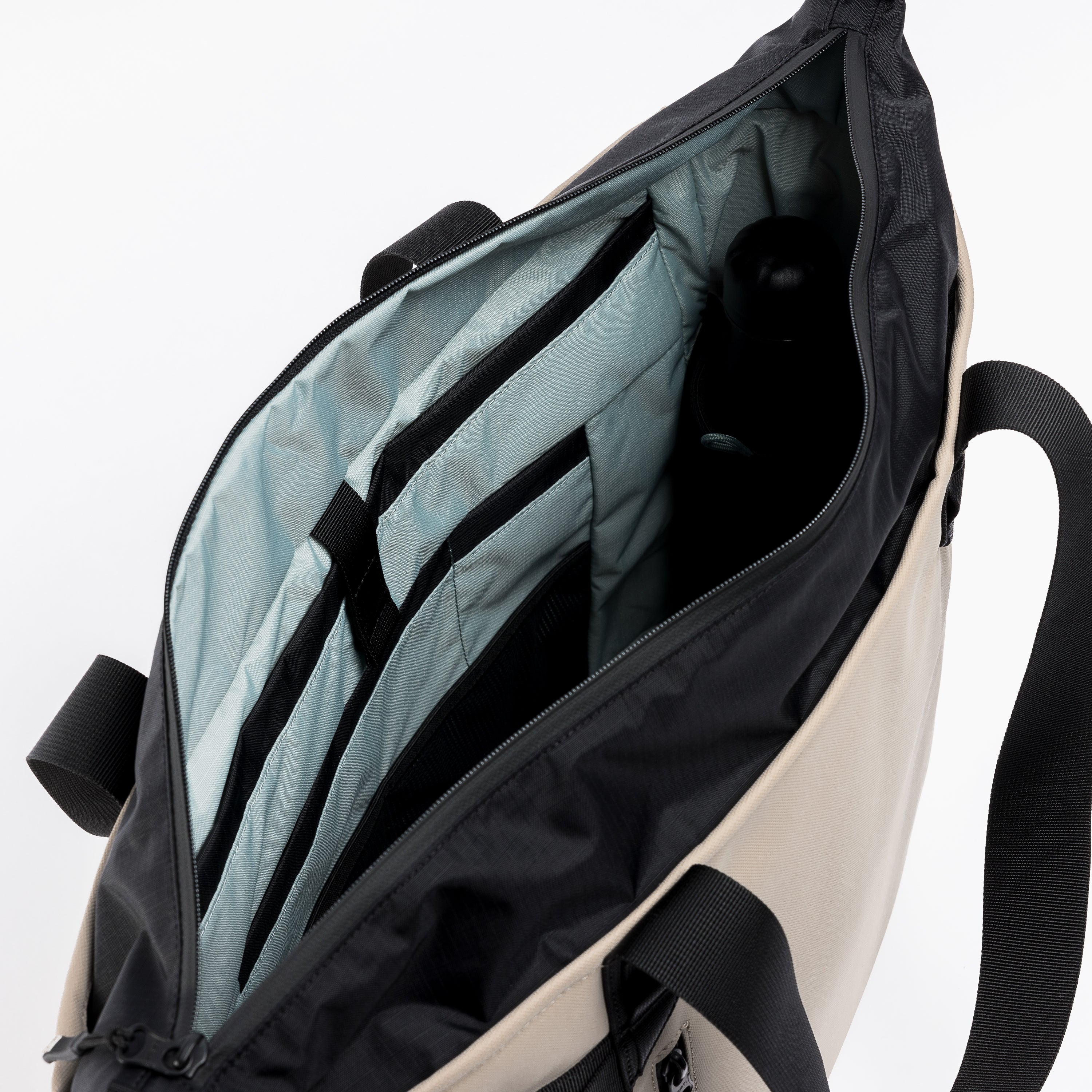 Laptop Tote 20L - Image 36