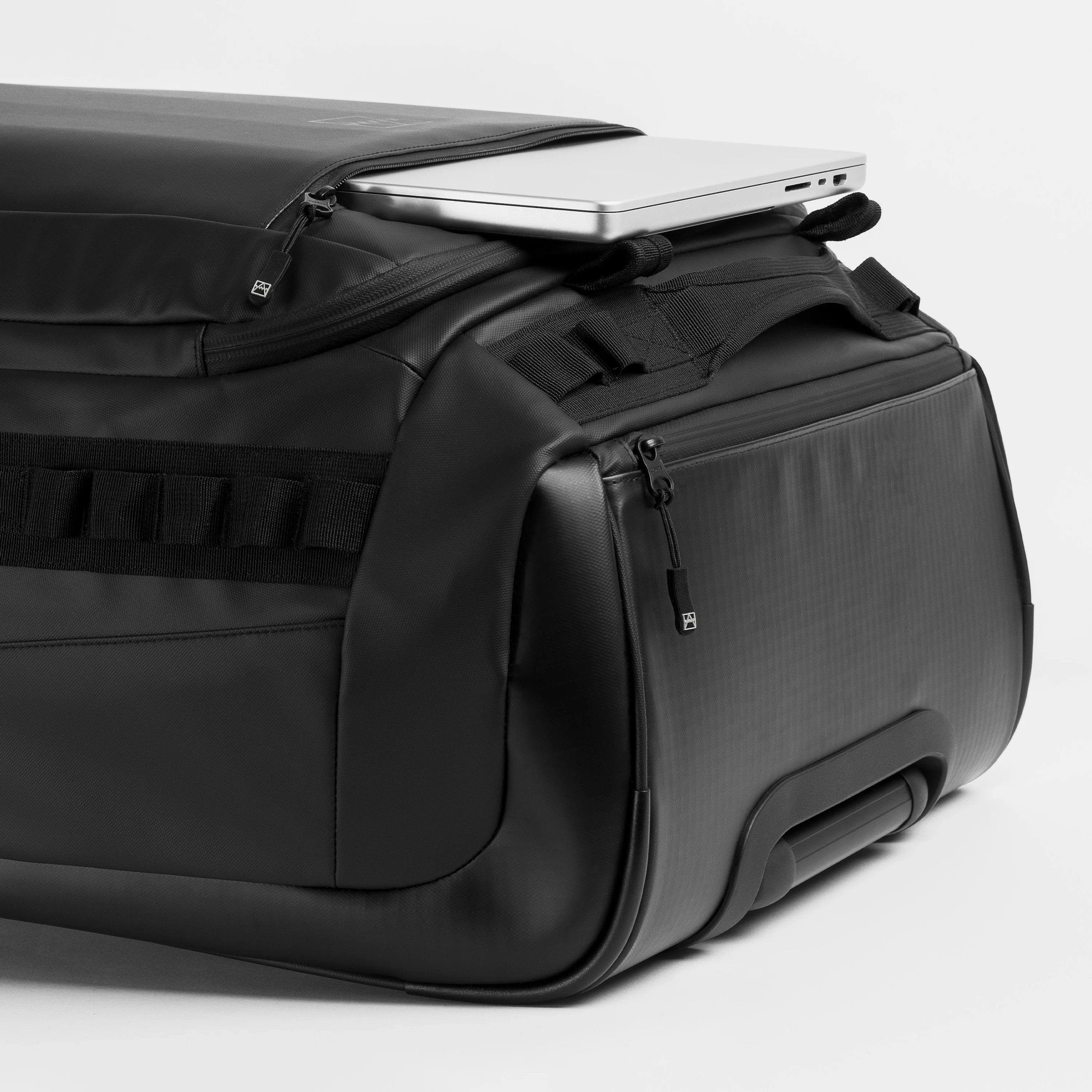 Wheeled Duffel 80L - Image 6
